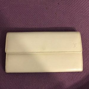 Authentic Louis Vuitton Epi Leather Wallet